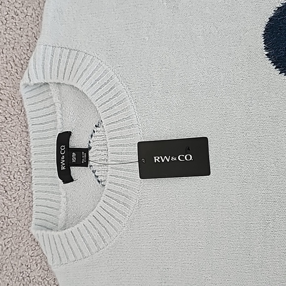 Spongy Crew-Neck Sweater With Whimsical Polka Dots - Picture 5 of 7